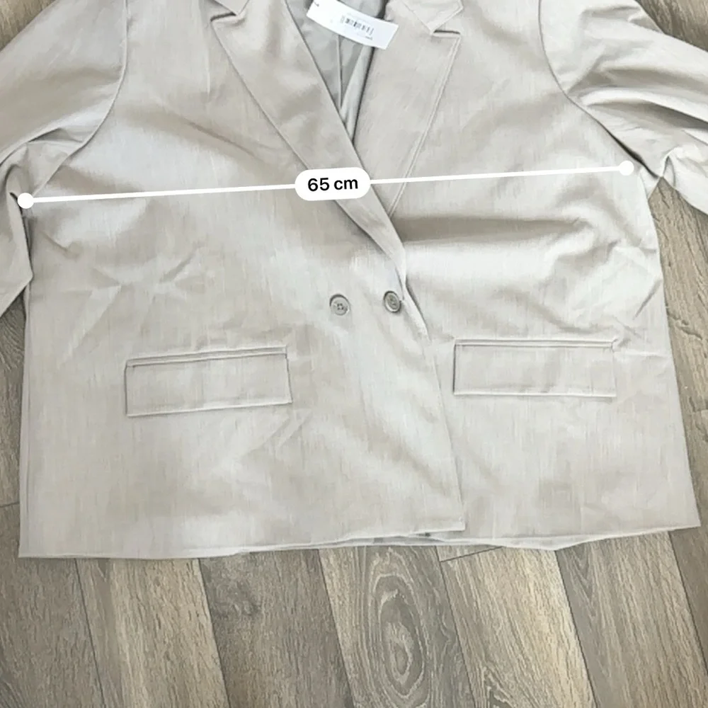 The Drop by Amazon Women's Beige Double-Breasted Blazer - Picture 9 of 11